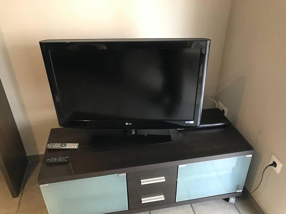 City Lux2Modern Apartment Next To Kerameikos Metro Атина Екстериор снимка